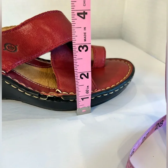 Born Red Leather Cushioned Wedge with Toe Strap Sandals Size 8 - Picture 12 of 15